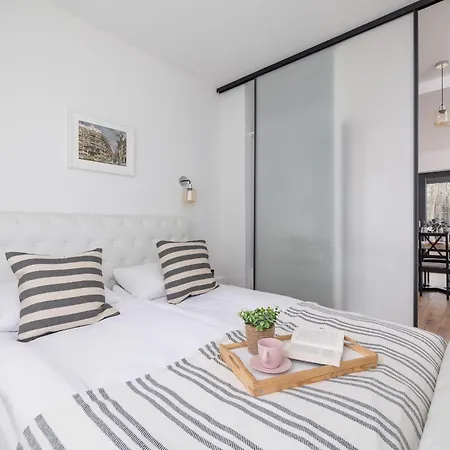 In Krakow With Parking And Balcony By Renters Modlnica