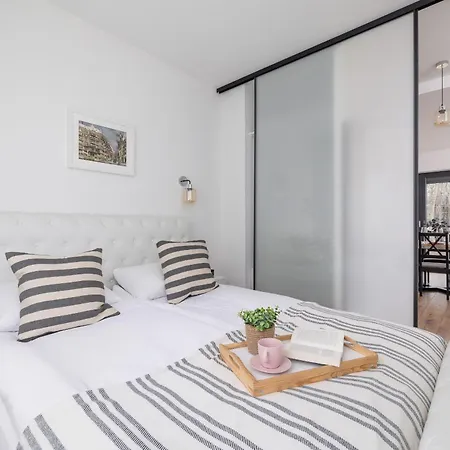 In Krakow With Parking And Balcony By Renters Modlnica