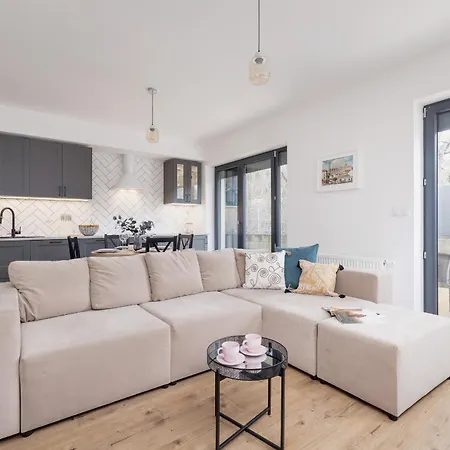Apartmán In Krakow With Parking And Balcony By Renters